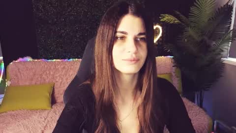 Snapshot of emilytucker chatting on October 2, 2025, 1:34 am Emily online show from October 2, 2025, 1:34 am