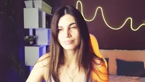 Snapshot of emilytucker chatting on October 8, 2025, 1:58 am Emily online show from October 8, 2025, 1:58 am