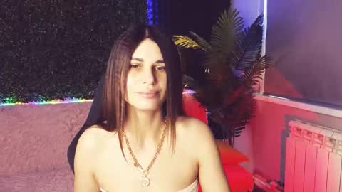 Snapshot of emilytucker chatting on October 15, 2025, 2:01 am Emily online show from October 15, 2025, 2:01 am