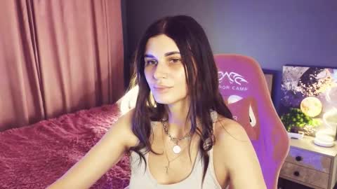 Snapshot of emilytucker chatting on October 16, 2025, 8:04 am Emily online show from October 16, 2025, 8:04 am