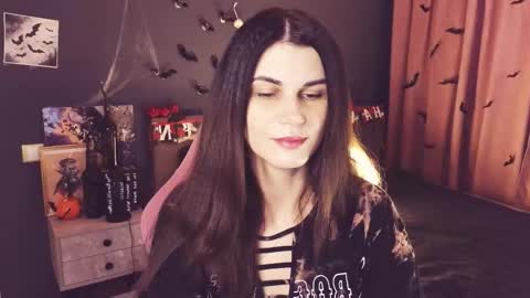 Snapshot of emilytucker chatting on October 30, 2025, 2:13 am Emily online show from October 30, 2025, 2:13 am