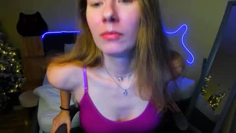 Emily online show from December 18, 2025, 5:41 pm