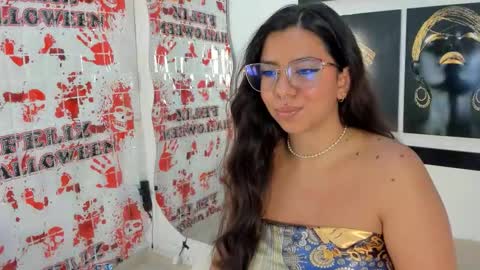 emilyy_cooperr online show from November 6, 2025, 11:55 am