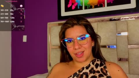 emilyy_cooperr online show from April 1, 2026, 2:25 pm