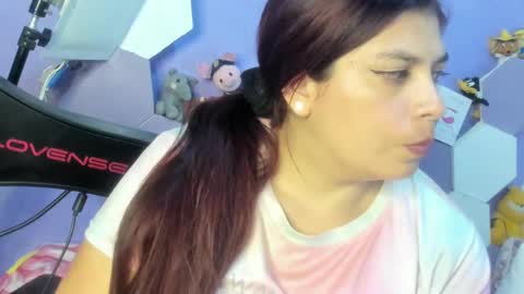 Snapshot of emira199 chatting on January 4, 2025, 12:37 am emira199 online show from January 4, 2025, 12:37 am