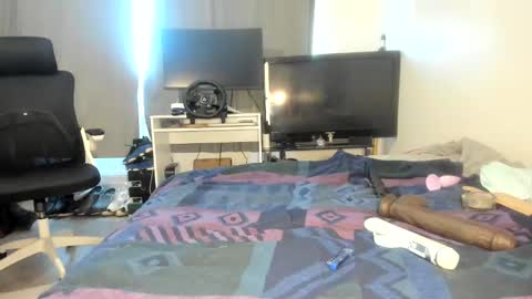 emliyjamesmjb online show from February 17, 2025, 9:46 am