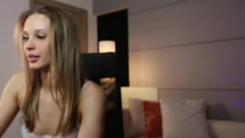 Snapshot of emma__cutiee chatting on May 4, 2026, 8:49 pm Your Emma online show from May 4, 2026, 8:49 pm
