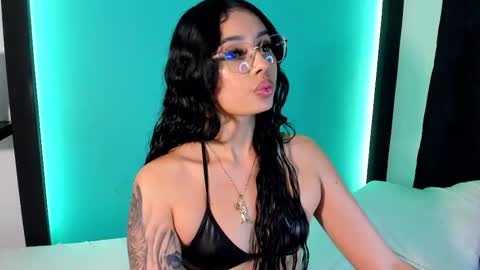 emma_ah online show from March 5, 2026, 1:07 pm