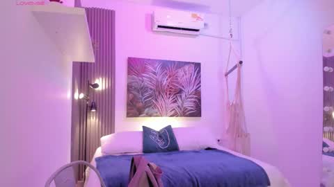 Snapshot of emma_alice_ chatting on October 23, 2025, 12:15 pm Alice online show from October 23, 2025, 12:15 pm