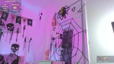 Snapshot of emma_alice_ chatting on October 29, 2025, 12:07 pm Alice online show from October 29, 2025, 12:07 pm