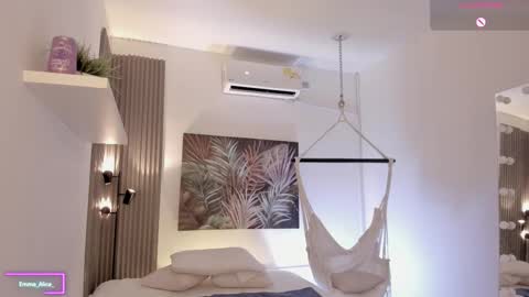 Snapshot of emma_alice_ chatting on March 3, 2026, 11:05 am Alice online show from March 3, 2026, 11:05 am