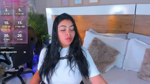 Snapshot of emma_bakker_ chatting on May 17, 2026, 8:45 am Emma online show from May 17, 2026, 8:45 am