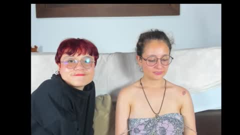 Snapshot of emma_belle02 chatting on September 28, 2025, 9:09 pm Emma online show from September 28, 2025, 9:09 pm