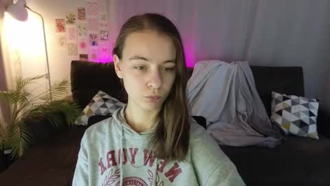 emma_chaser online show from November 29, 2025, 7:44 am