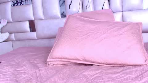 Snapshot of emma_curvy1 chatting on October 23, 2025, 3:06 am Emma online show from October 23, 2025, 3:06 am