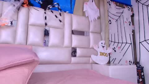 Snapshot of emma_curvy1 chatting on October 30, 2025, 3:08 am Emma online show from October 30, 2025, 3:08 am