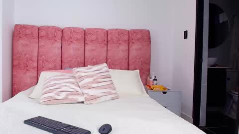 Snapshot of emma_curvy1 chatting on November 8, 2025, 3:18 am Emma online show from November 8, 2025, 3:18 am