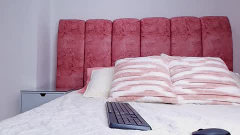 Snapshot of emma_curvy1 chatting on November 11, 2025, 3:06 am Emma online show from November 11, 2025, 3:06 am