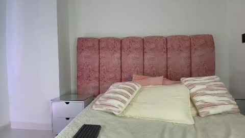 Snapshot of emma_curvy1 chatting on November 15, 2025, 3:15 am Emma online show from November 15, 2025, 3:15 am