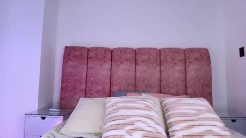 Snapshot of emma_curvy1 chatting on November 21, 2025, 3:05 am Emma online show from November 21, 2025, 3:05 am