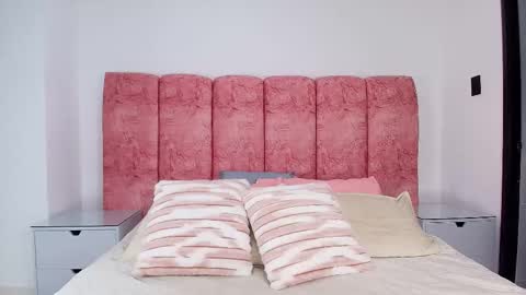 Snapshot of emma_curvy1 chatting on December 16, 2025, 3:11 am Emma online show from December 16, 2025, 3:11 am