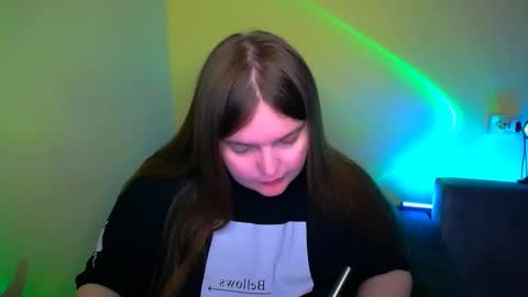 Eva online show from September 19, 2025, 7:14 pm