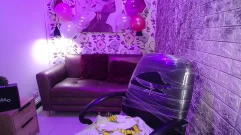 emma online show from February 4, 2025, 3:33 am