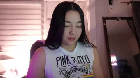 Snapshot of emma_johnson_ chatting on December 13, 2024, 2:32 am emma_johnson_ online show from December 13, 2024, 2:32 am