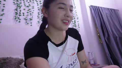 Snapshot of emma_johnson_ chatting on December 2, 2025, 3:01 am emma_johnson_ online show from December 2, 2025, 3:01 am