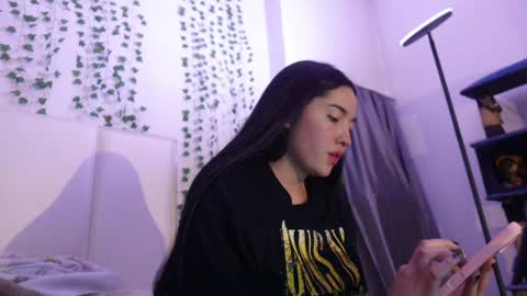 Snapshot of emma_johnson_ chatting on December 17, 2025, 6:30 am emma_johnson_ online show from December 17, 2025, 6:30 am