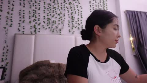 Snapshot of emma_johnson_ chatting on February 17, 2026, 2:08 am emma_johnson_ online show from February 17, 2026, 2:08 am