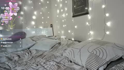 Snapshot of emma_just chatting on March 19, 2026, 9:08 pm emma_just online show from March 19, 2026, 9:08 pm