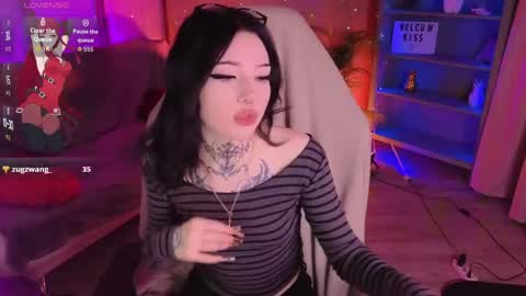 emma_kirks online show from May 27, 2026, 12:57 pm