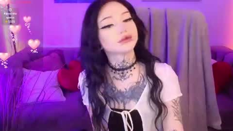 Snapshot of emma_kirks chatting on July 6, 2026, 5:26 am emma_kirks online show from July 6, 2026, 5:26 am