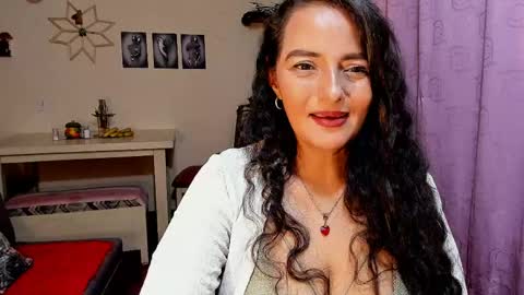  emma luxy online show from April 9, 2026, 6:19 am