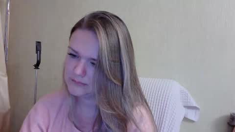 emma_misty_ online show from September 30, 2025, 3:17 pm