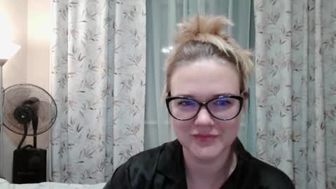 emma_misty_ online show from December 3, 2025, 5:22 pm