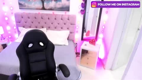 Emma Monserratt online show from March 1, 2025, 9:51 am