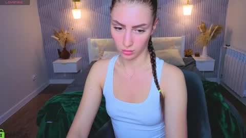 Snapshot of emma_myer chatting on April 30, 2026, 2:07 am Emma Myer online show from April 30, 2026, 2:07 am
