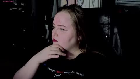 Snapshot of emma_razoom chatting on November 3, 2025, 9:16 pm Emma Razumovskaya online show from November 3, 2025, 9:16 pm