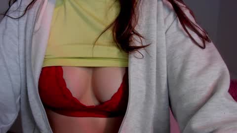 Emma   online show from December 11, 2024, 6:58 am