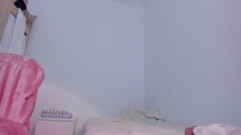 Emma   online show from December 19, 2024, 12:01 pm