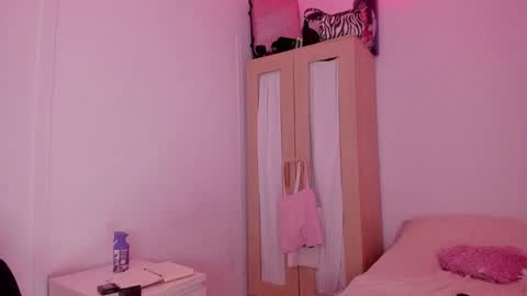 Emma   online show from February 12, 2025, 1:48 pm