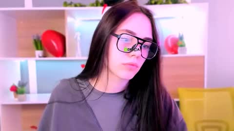 Snapshot of emma_swee chatting on February 20, 2026, 6:10 am emma_swee online show from February 20, 2026, 6:10 am