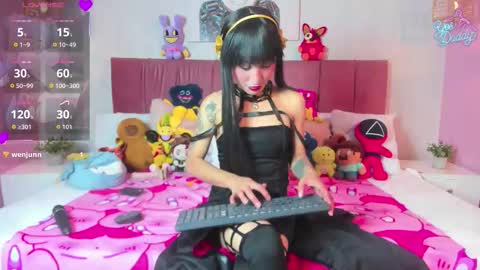 Snapshot of emma_wilder_ chatting on February 20, 2026, 8:53 pm Emma online show from February 20, 2026, 8:53 pm