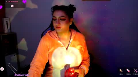 modelo independente online show from March 9, 2025, 3:11 am