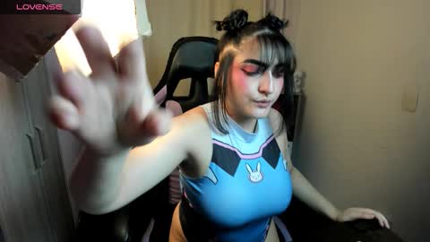 modelo independente online show from November 24, 2025, 1:05 am