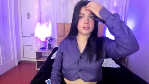 Snapshot of emmabenavidez chatting on December 1, 2025, 8:03 pm Emma online show from December 1, 2025, 8:03 pm