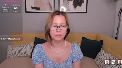 Emma 3 online show from May 29, 2026, 1:36 am