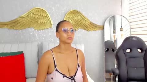  Emma Ferrary  online show from January 11, 2026, 4:01 pm